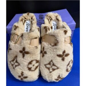 Liliana Women's Camile 3 Monogram Faux Fur Clog Slippers Size 7 NEW